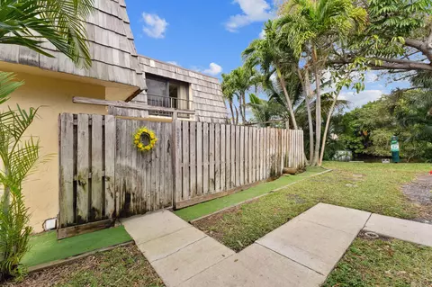 2451 Waterside Dr, Lake Worth, FL 33461