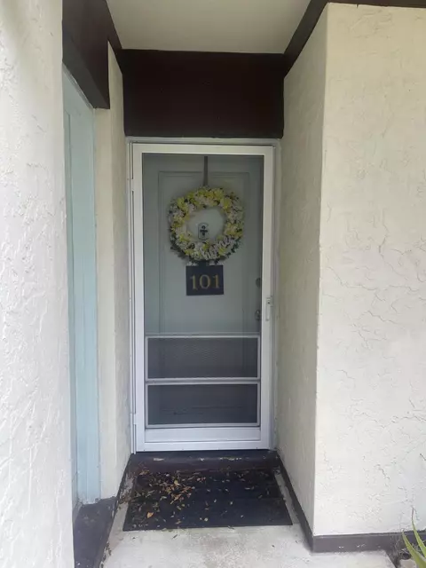 2 W Greenway Village North N #101, Royal Palm Beach, FL 33411