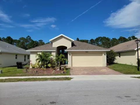 9804 Palm Breezes Dr, Fort Pierce, FL 34945