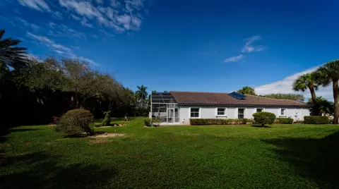 5718 Swaying Palm Ln, Boynton Beach, FL 33437