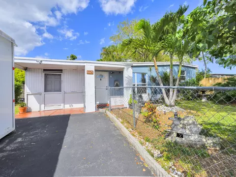 6629 Sheridan St, Hollywood, FL 33024