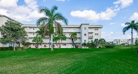 130 NE 26th Ave #412, Boynton Beach, FL 33435