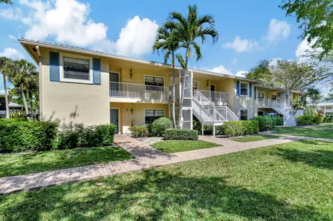 30 Westgate Ln #B, Boynton Beach, FL 33436