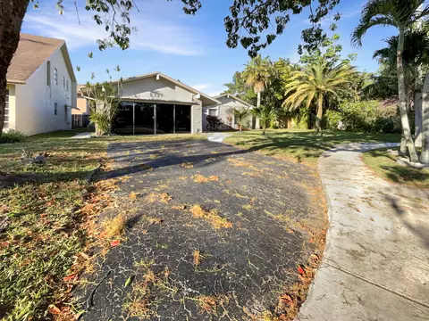 9321 NW 35th Mnr, Sunrise, FL 33351