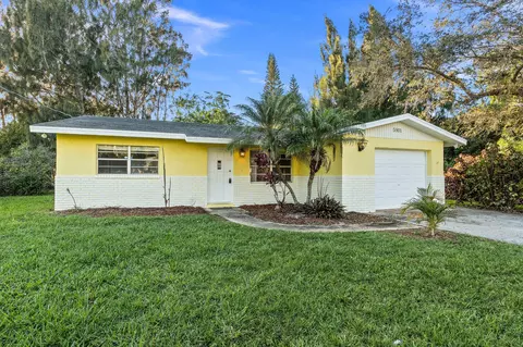 5901 Sunset Blvd, Fort Pierce, FL 34982