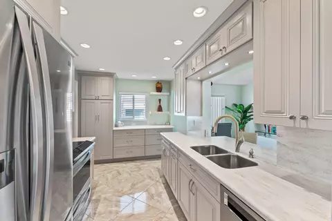 2102 SW 14th Pl, Boynton Beach, FL 33426