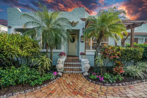 110 NE 7th St, Delray Beach, FL 33444