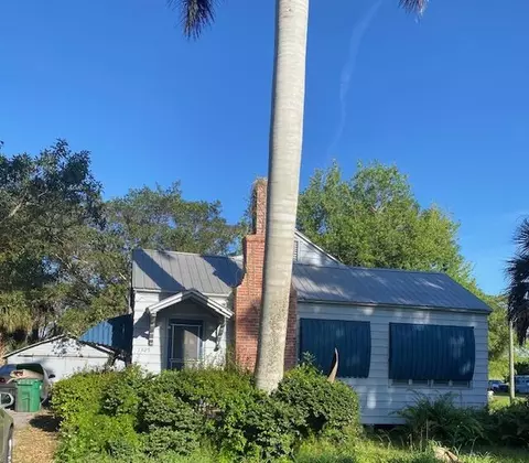 1325 E Main St, Pahokee, FL 33476