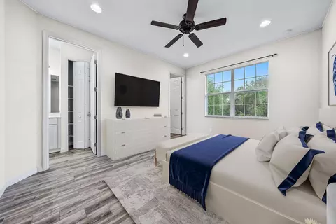 575 SW Glen Crest Way, Stuart, FL 34997