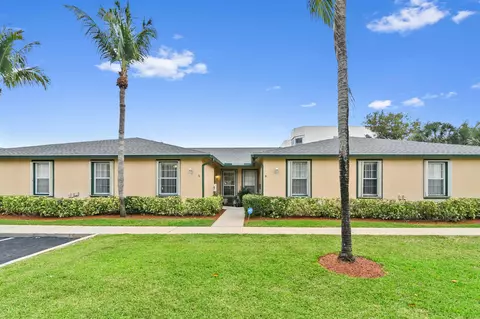3162 Via Poinciana #5, Lake Worth, FL 33467
