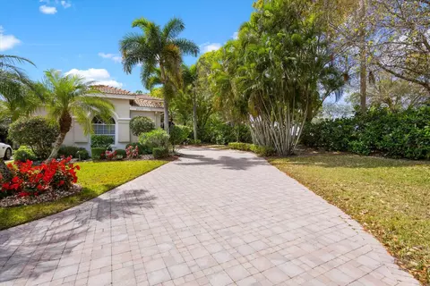 4017 Manchester Lake Dr, Lake Worth, FL 33449