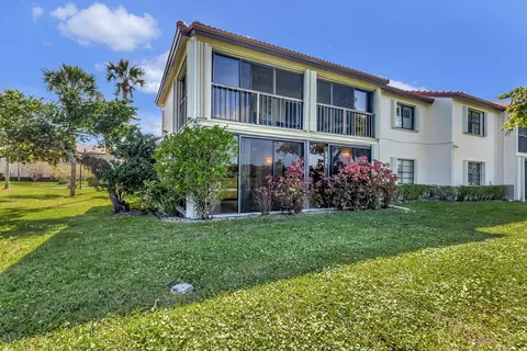 7920 Eastlake Dr #19-G, Boca Raton, FL 33433