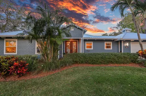 821 SW Pine Tree Ln, Palm City, FL 34990