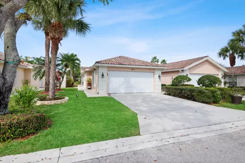 7833 Olympia Dr, West Palm Beach, FL 33411