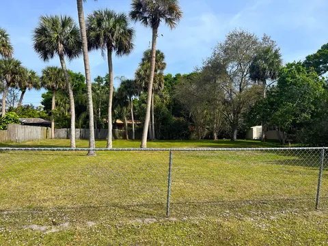 7408 Pacific Ave, Fort Pierce, FL 34951