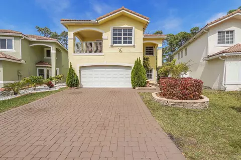 573 Alejandro Ln, Greenacres, FL 33413
