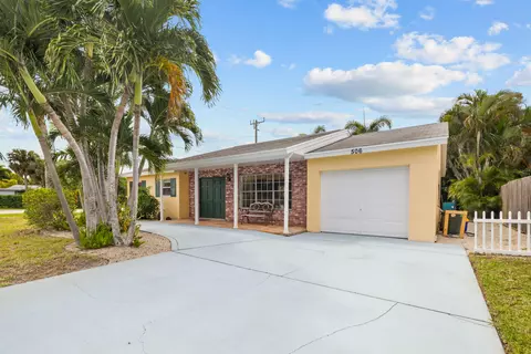 506 N Dover Rd, Tequesta, FL 33469