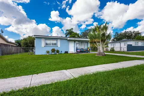 349 E Lake Rd, Palm Springs, FL 33461