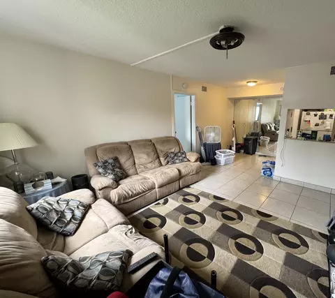7226 Golf Colony Ct #102, Lake Worth, FL 33467