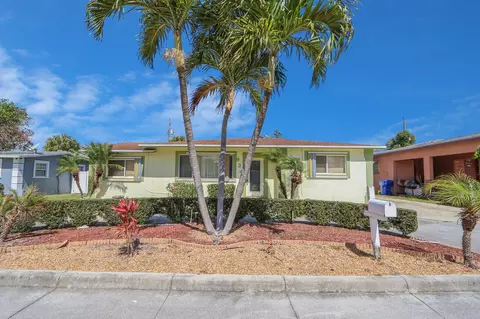 934 W 2nd St, Riviera Beach, FL 33404