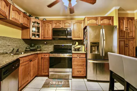 1780 NE 191 St #100-2, Miami, FL 33179