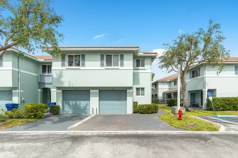 1922 Gardenia Ct, Riviera Beach, FL 33404