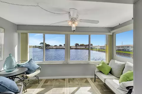 1118 Lake Ter #210, Boynton Beach, FL 33426