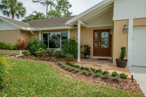 14586 Stirrup Ln, Wellington, FL 33414