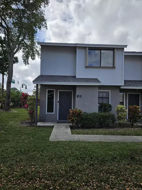 106 Shoreview Dr, Greenacres, FL 33463