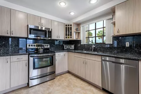 15847 Loch Maree Ln #2202, Delray Beach, FL 33446