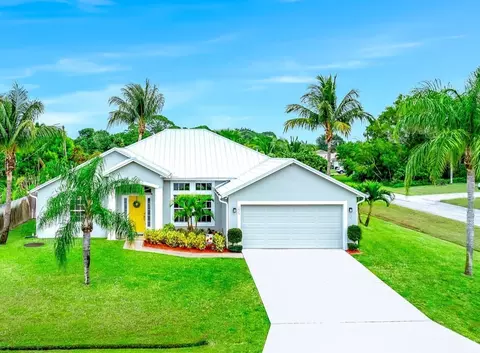 1825 SE Camilo St, Port Saint Lucie, FL 34952