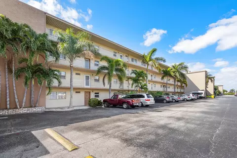 330 NE 26th Ave NE #111, Boynton Beach, FL 33435