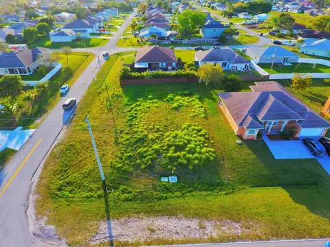 1101 SW Haleyberry Ave, Port Saint Lucie, FL 34953
