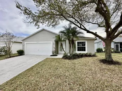 967 E 13th Sq, Vero Beach, FL 32960