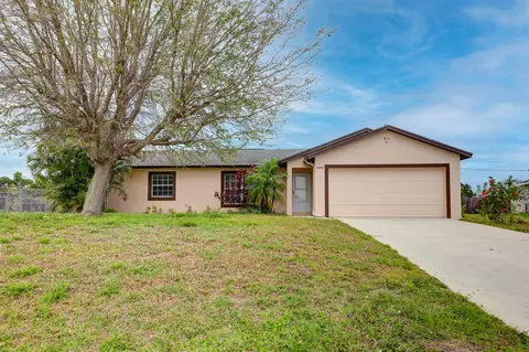 4352 SW Elaine Ct, Port Saint Lucie, FL 34953