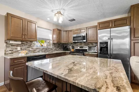 22 Lake Vista Trl #103, Port Saint Lucie, FL 34952