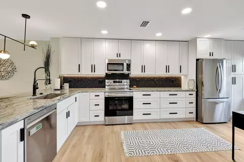3 Stratford Dr #C, Boynton Beach, FL 33436