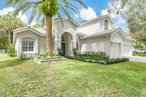 15562 Whispering Willow Dr, Wellington, FL 33414