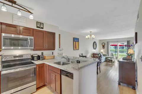 2108 S Cypress Bend Dr #110, Pompano Beach, FL 33069
