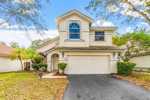 2915 NW 70th Ave, Margate, FL 33063