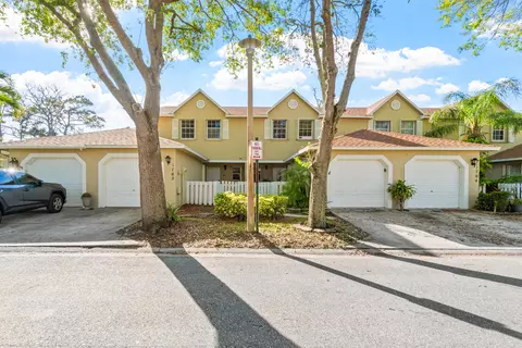 1702 Maplewood Dr, Greenacres, FL 33415