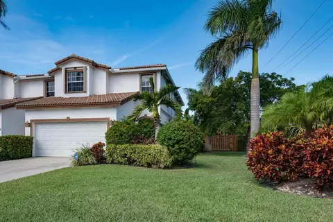 895 Dogwood Dr, Delray Beach, FL 33483