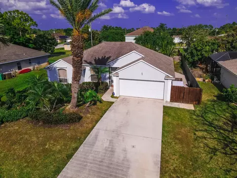 3274 SE Quay St, Port Saint Lucie, FL 34984