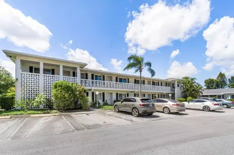 2915 SW 15th St #202, Delray Beach, FL 33445