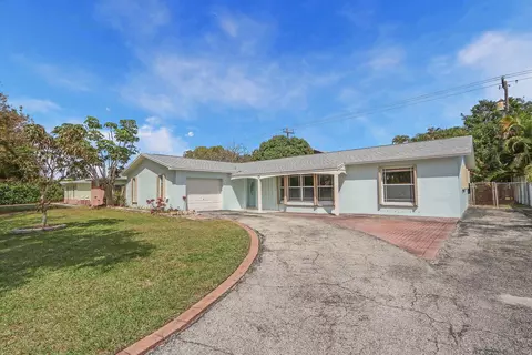 53 Willow Rd, Tequesta, FL 33469