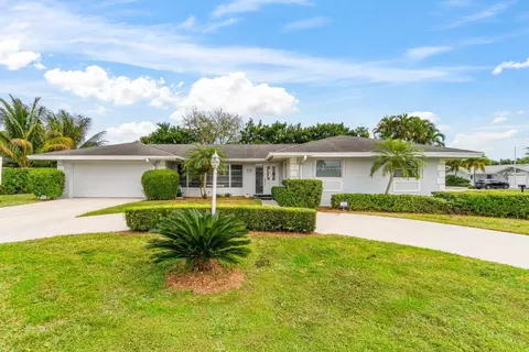 9676 Honeysuckle Ave, Palm Beach Gardens, FL 33410