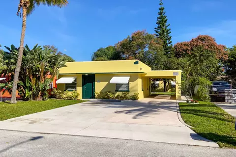 166 W 37th St, Riviera Beach, FL 33404