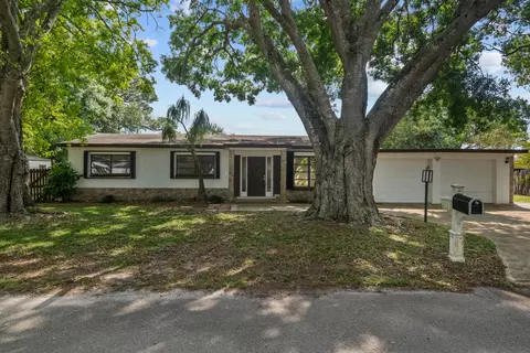 333 Hosbine St, Fort Pierce, FL 34982