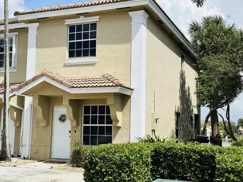 731 SW 122nd Ave, Pembroke Pines, FL 33025