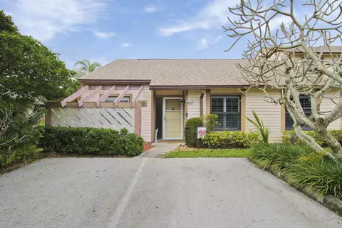 128 Sherwood Cir #13D, Jupiter, FL 33458